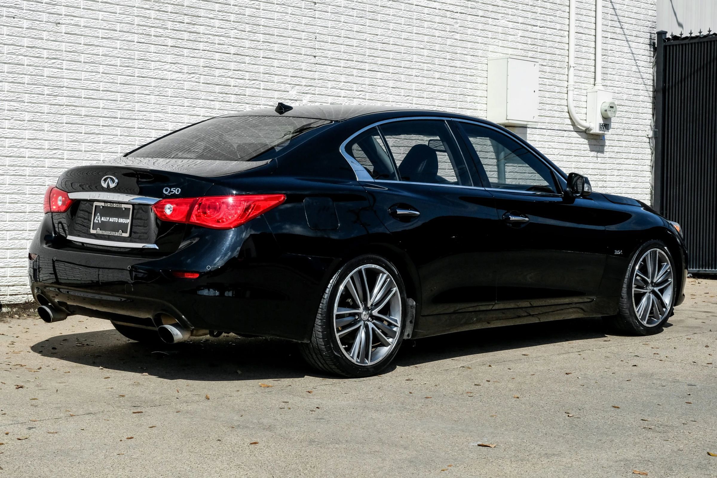 Used 2016 INFINITI Q50 3.0t Premium w/ Driver Assistance Package image 8