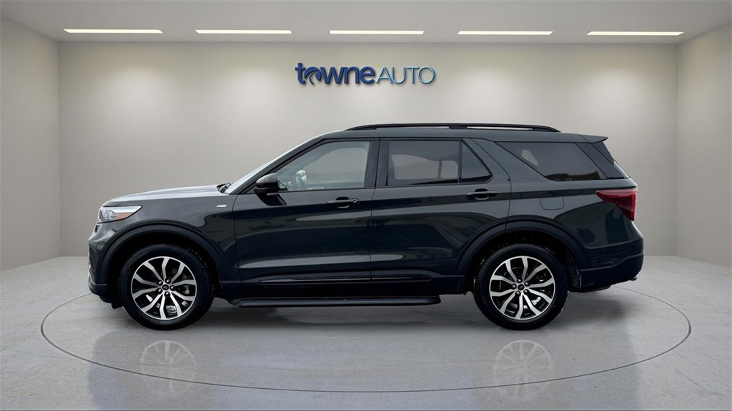 Used 2023 Ford Explorer ST-Line image 2