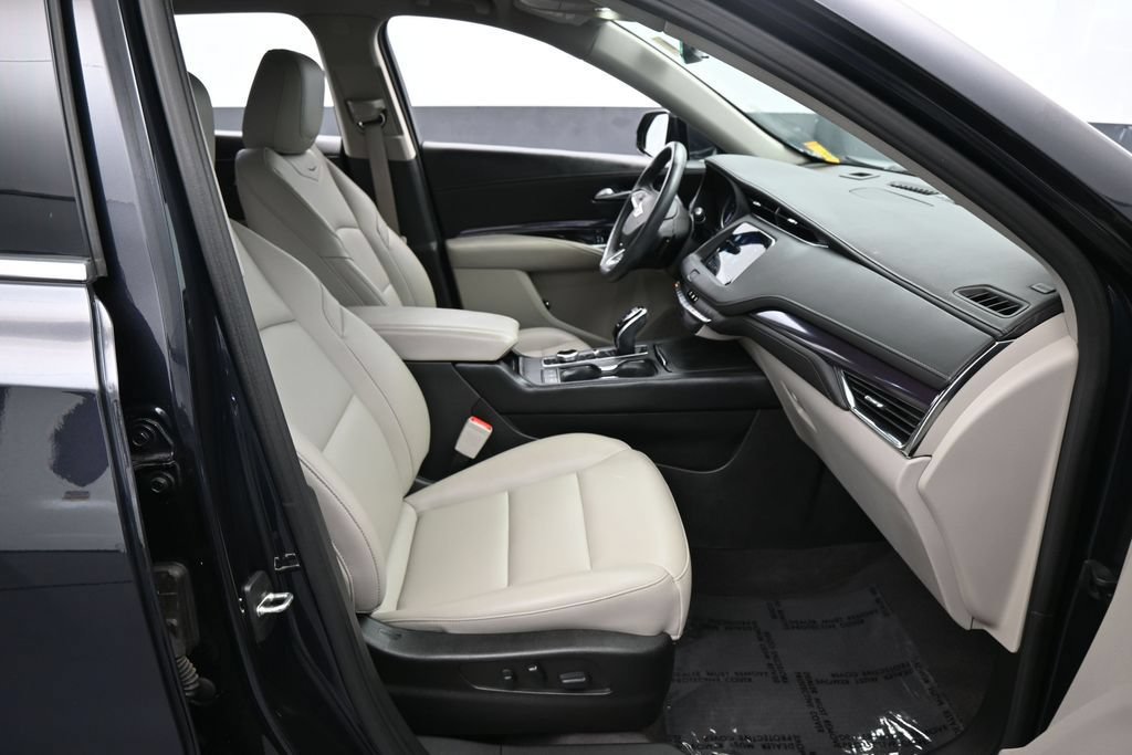 Used 2023 Cadillac XT4 Luxury FWD image 42