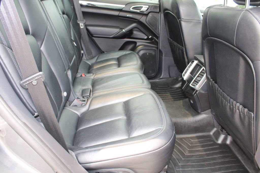 Used 2018 Porsche Cayenne S image 37