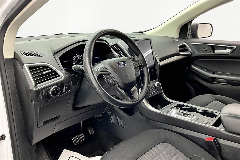 Used 2024 Ford Edge SE image 14