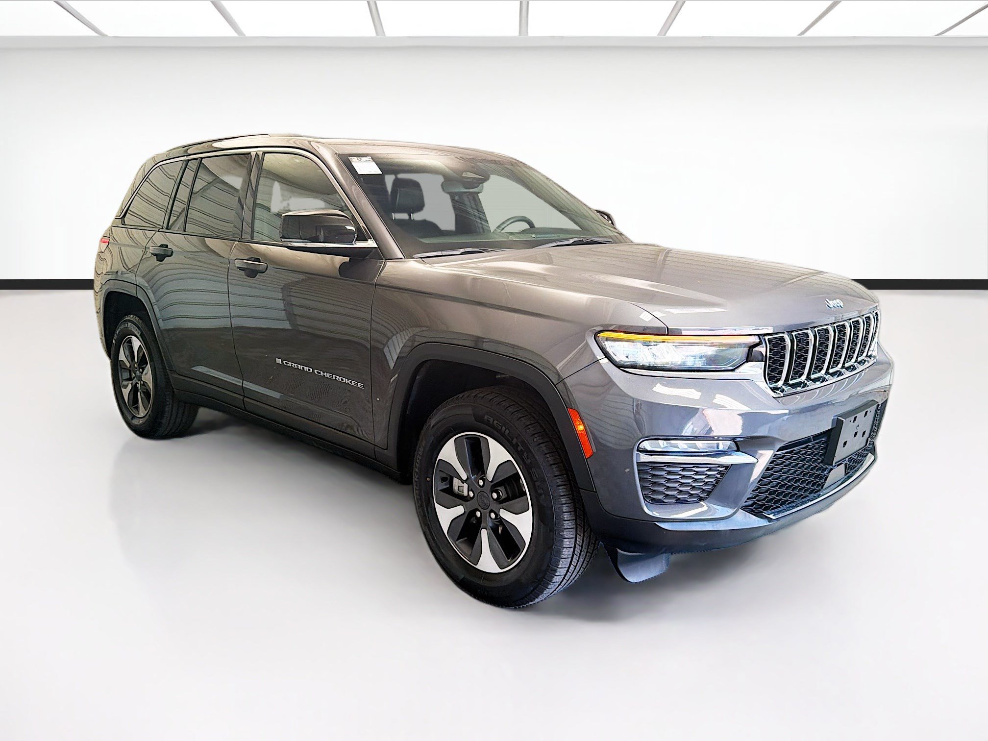 Used 2024 Jeep Grand Cherokee Limited 4xe AWD/4WD image 3