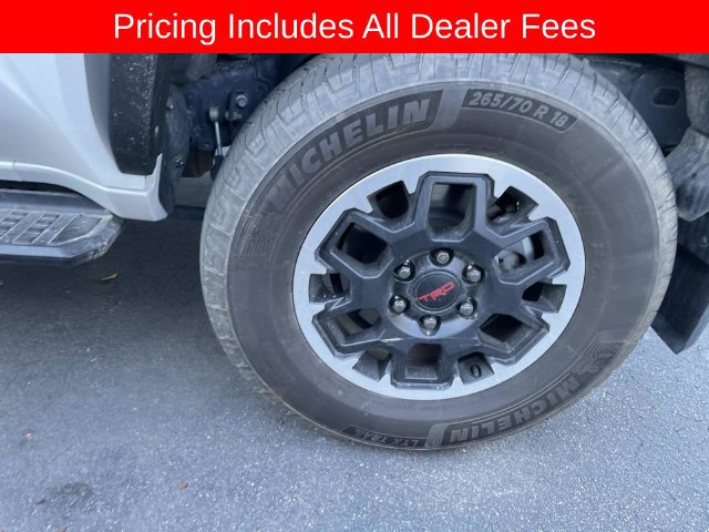 Used 2025 Toyota 4Runner TRD Off-Road Premium AWD/4WD image 3