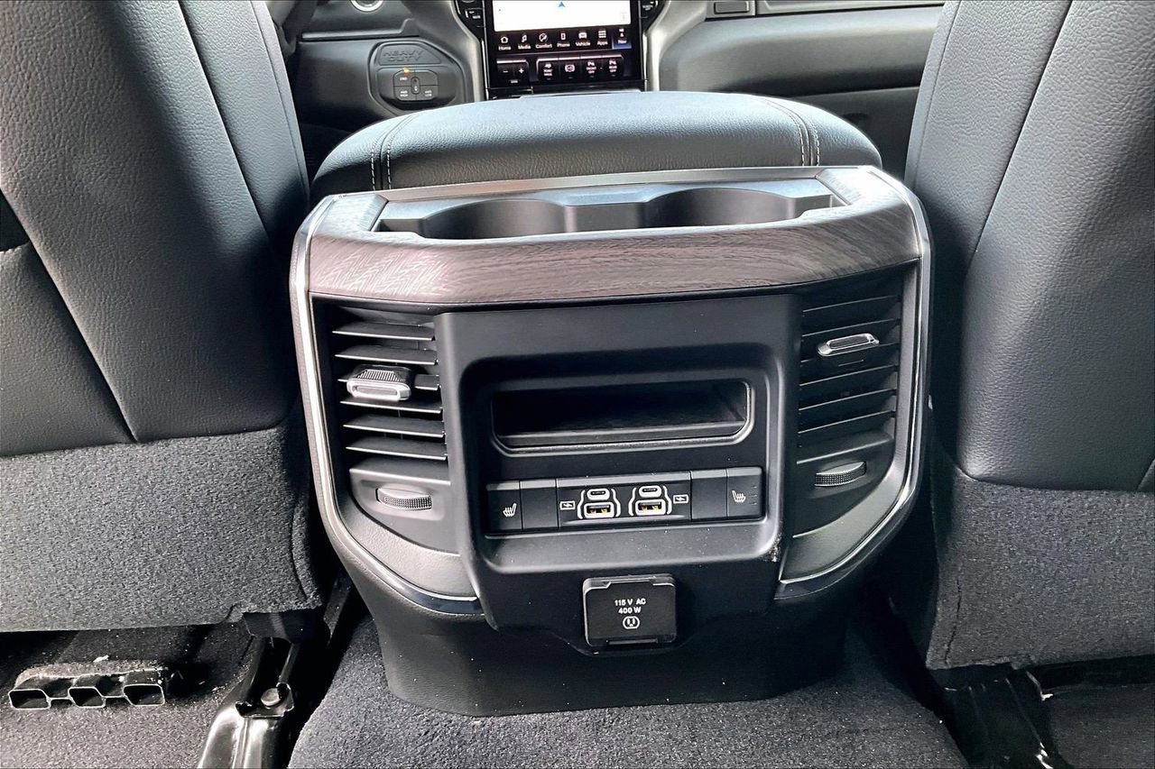 New 2026 RAM 2500 Laramie AWD/4WD image 17