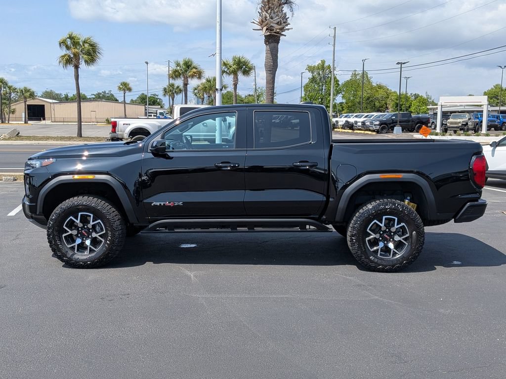 Used 2024 GMC Canyon AT4X AWD/4WD image 9