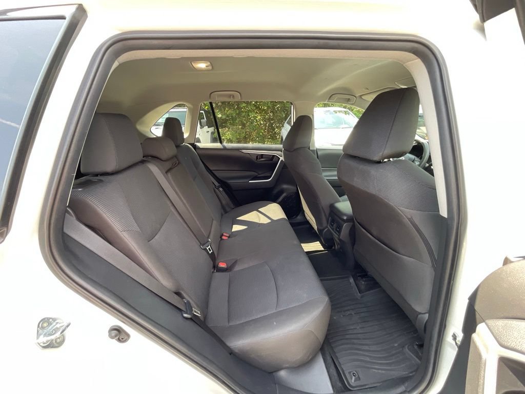 Used 2025 Toyota RAV4 LE AWD/4WD image 24