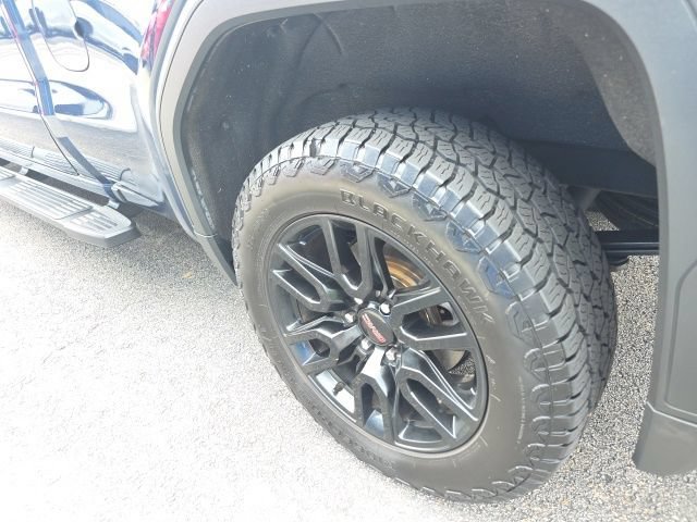Used 2022 GMC Sierra 1500 Elevation w/ LPO, Elevation Black Package AWD/4WD image 11
