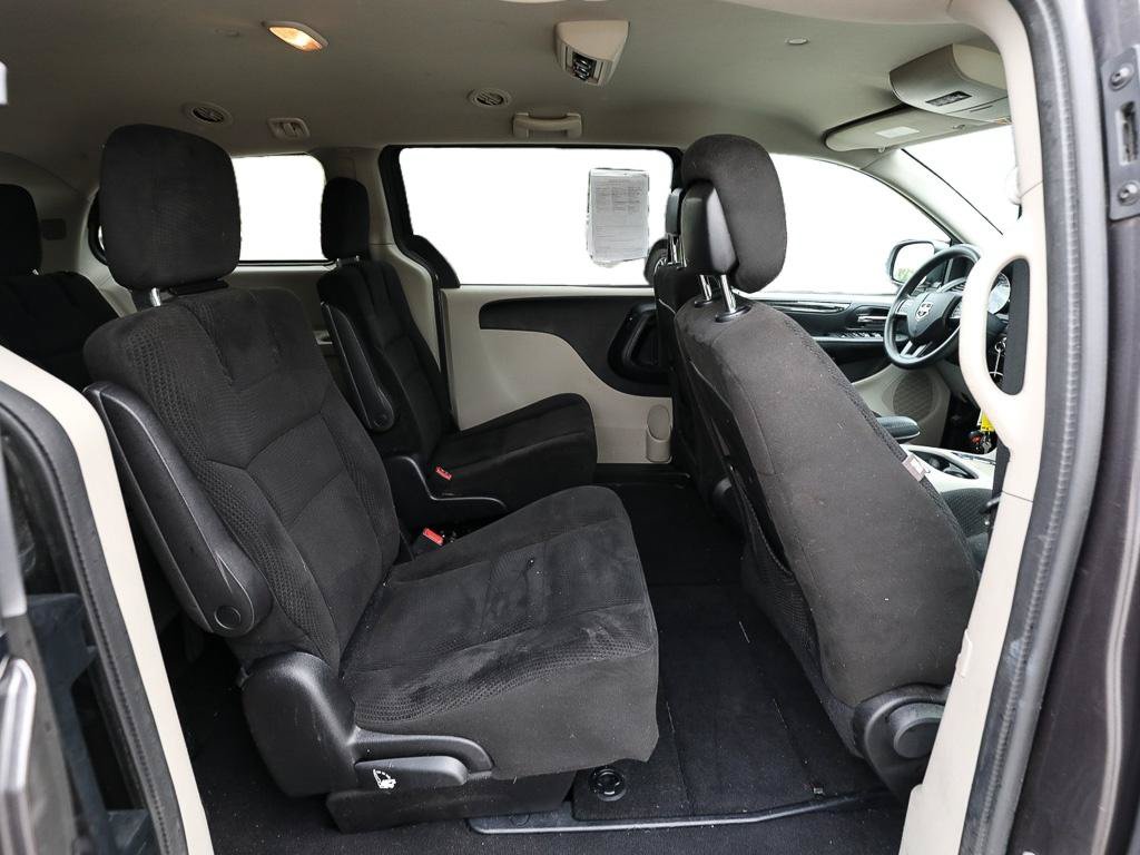 Used 2016 Dodge Grand Caravan SXT FWD image 23