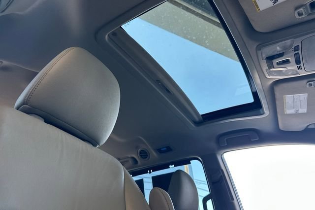 Used 2018 Toyota Sienna XLE FWD image 21