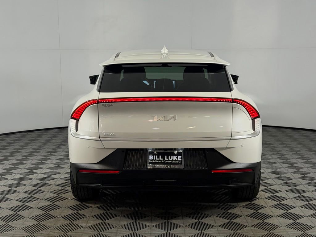 Used 2024 Kia EV6 Light RWD image 7
