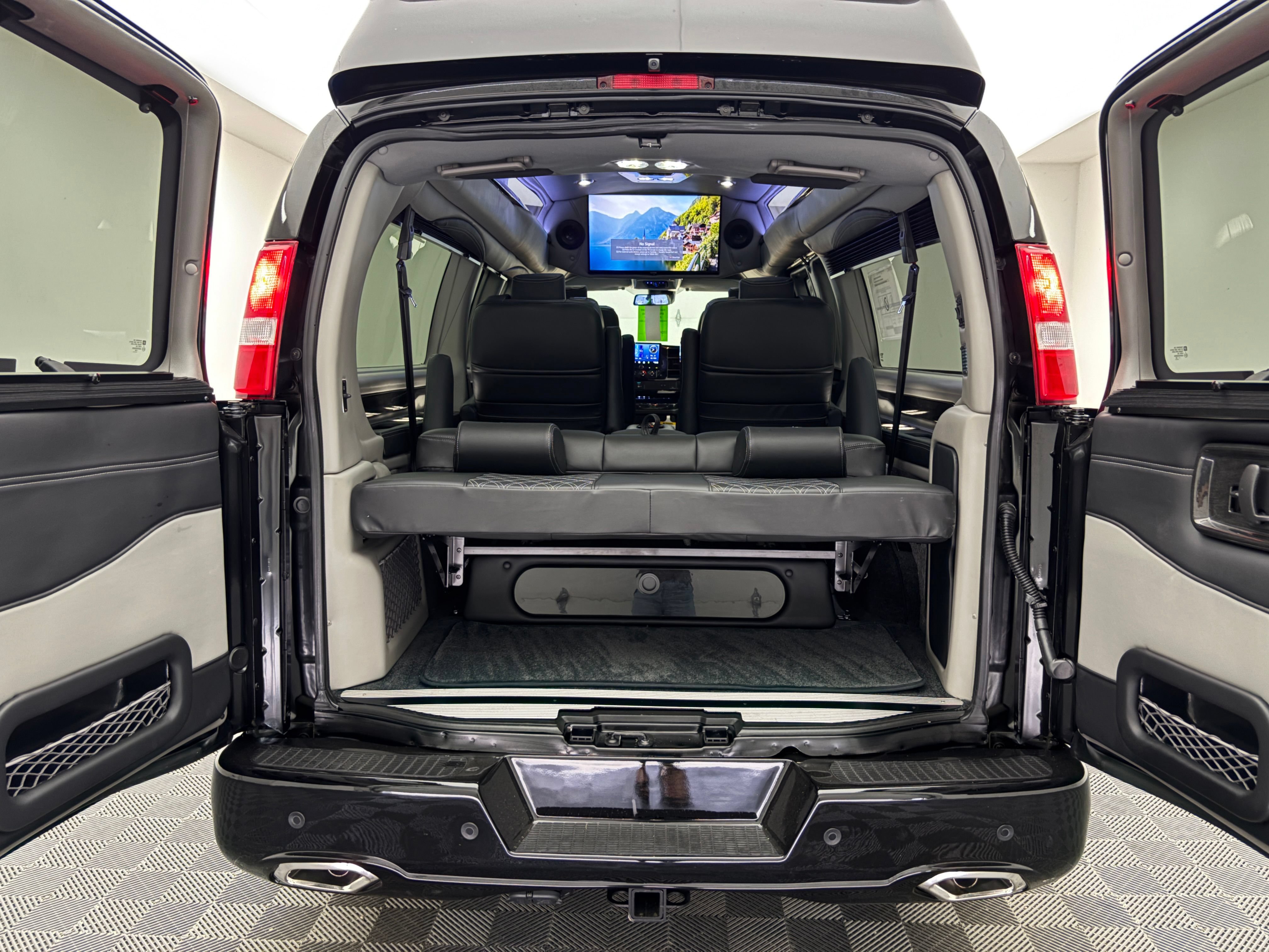 New 2026 GMC Savana 2500 Extended w/ Driver Convenience Package RWD image 13