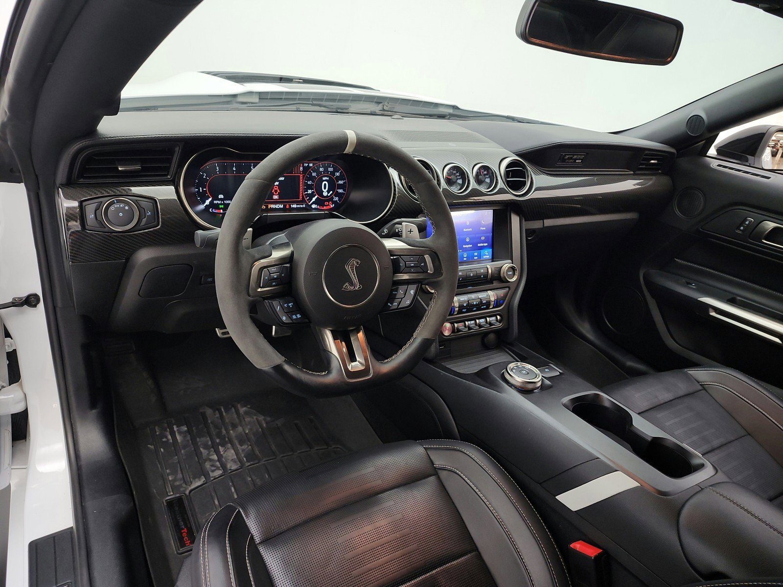 Used 2021 Ford Mustang Shelby GT500 w/ Technology Package RWD image 9