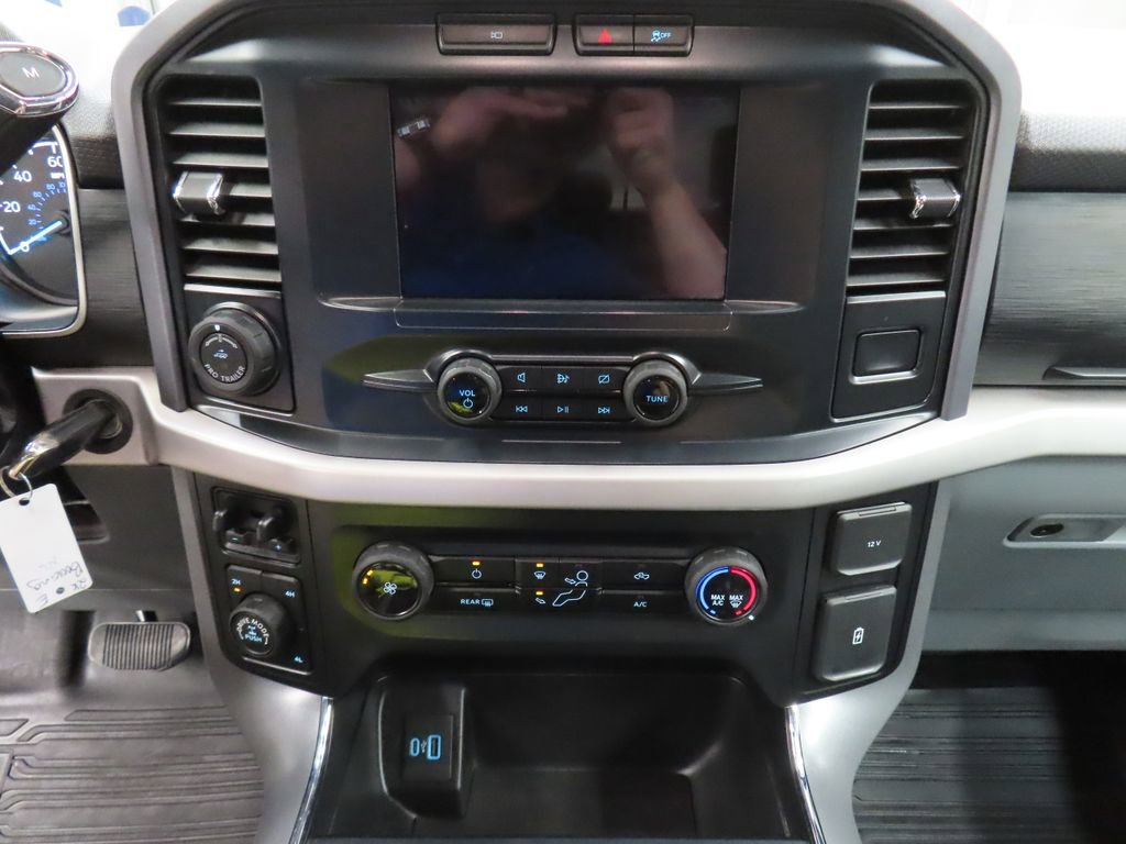 Used 2023 Ford F150 XLT w/ XTR Package image 16