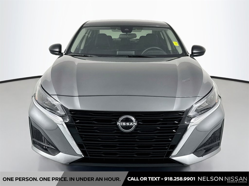 Certified 2025 Nissan Altima 2.5 SV FWD image 2
