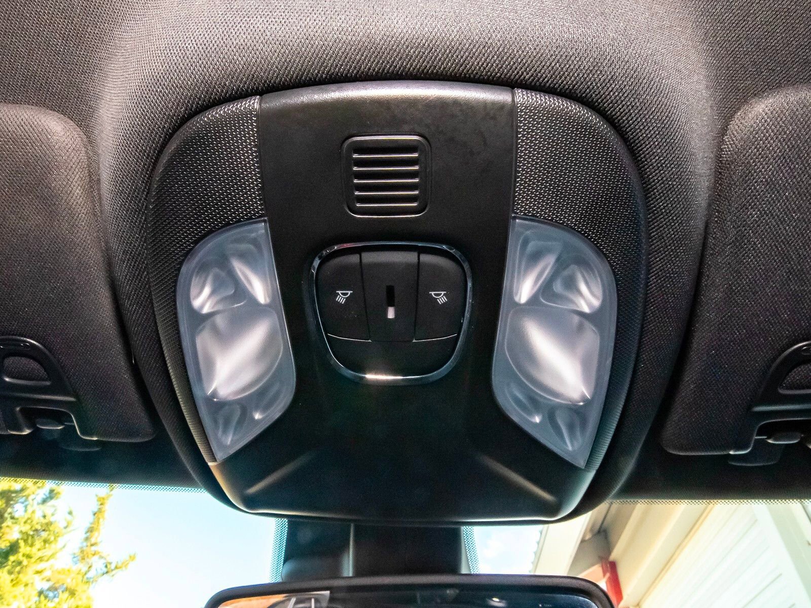 Used 2025 Jeep Compass Latitude image 17