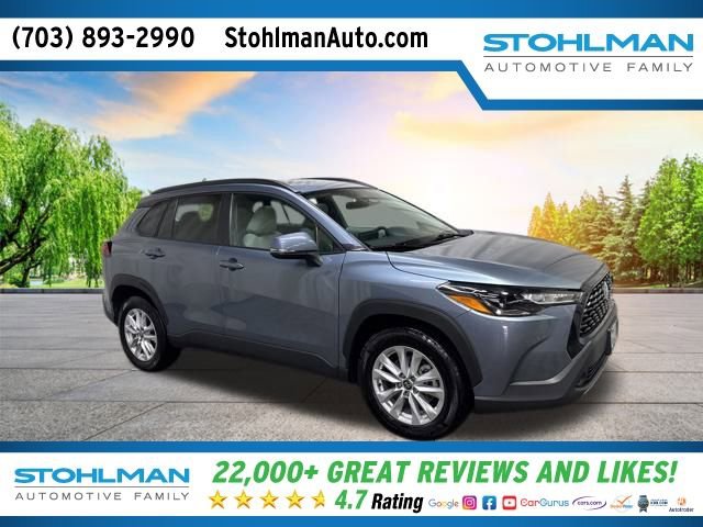 Used 2024 Toyota Corolla Cross LE image 2