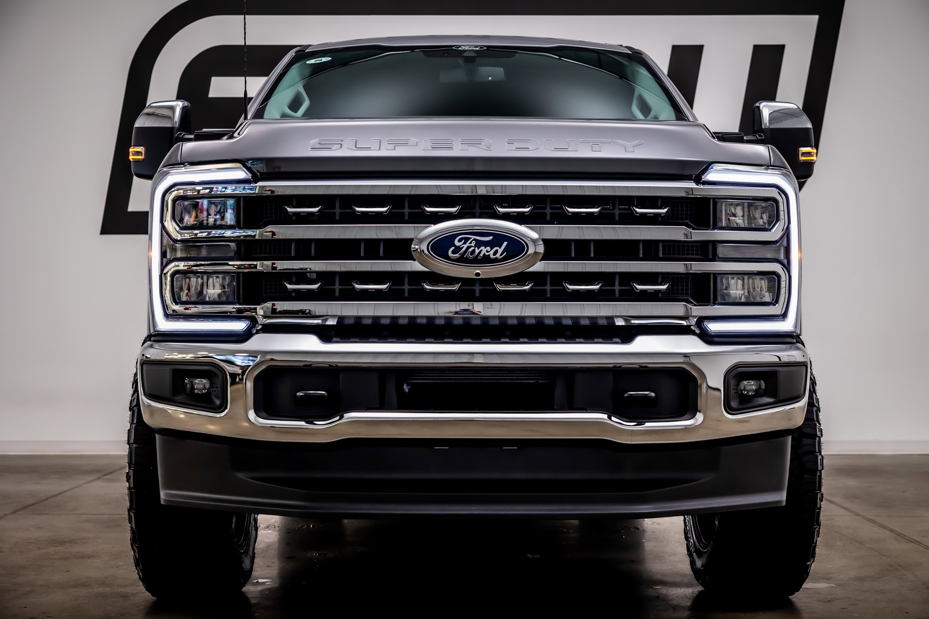 Used 2025 Ford F250 Lariat w/ Chrome Package image 3