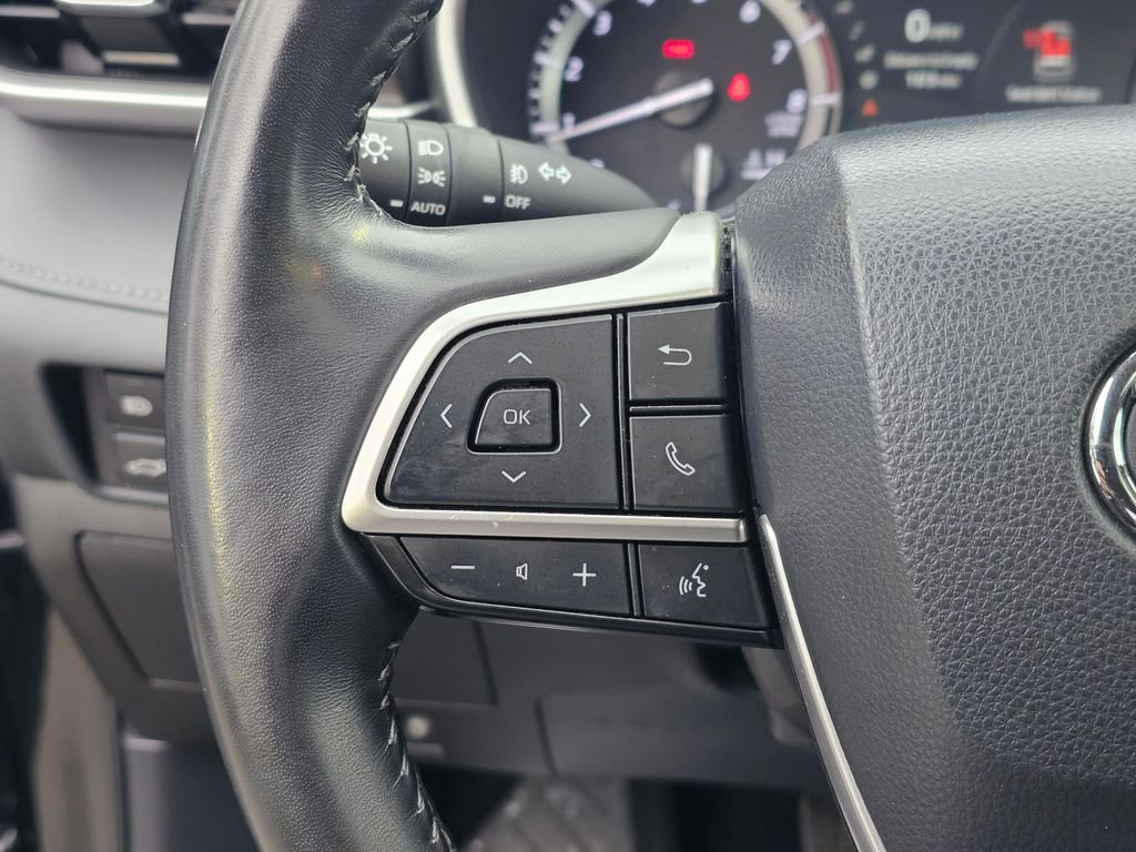 Used 2022 Toyota Highlander XLE image 68
