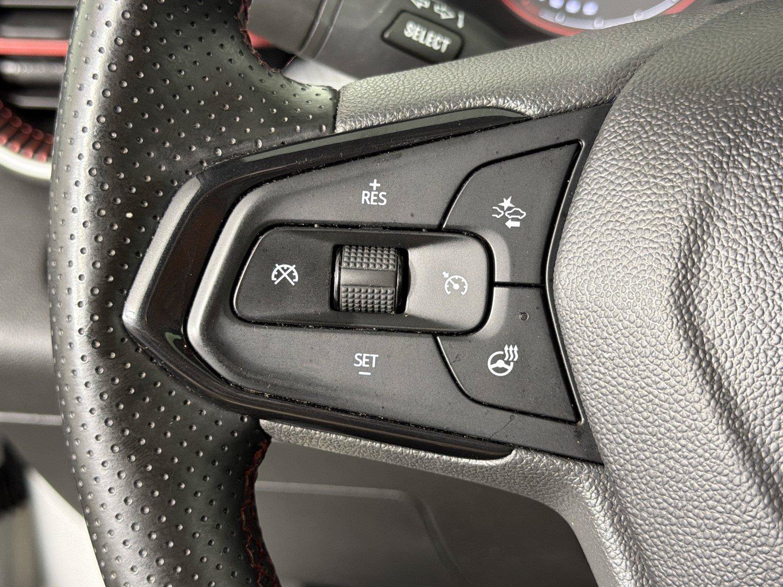 Used 2024 Chevrolet Trax RS w/ Sunroof Package FWD image 23