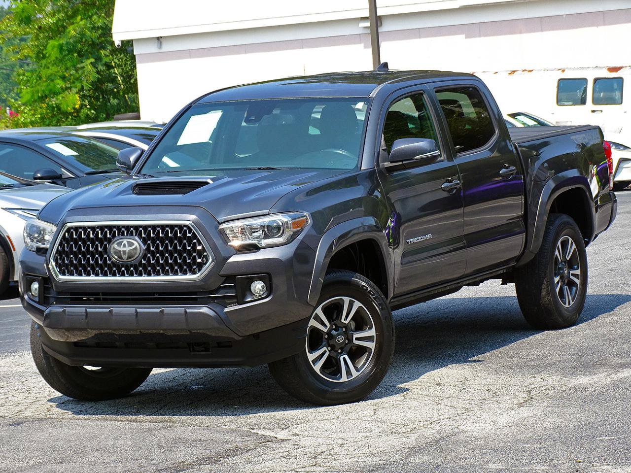 Used 2019 Toyota Tacoma TRD Sport w/ Technology Package AWD/4WD image 6