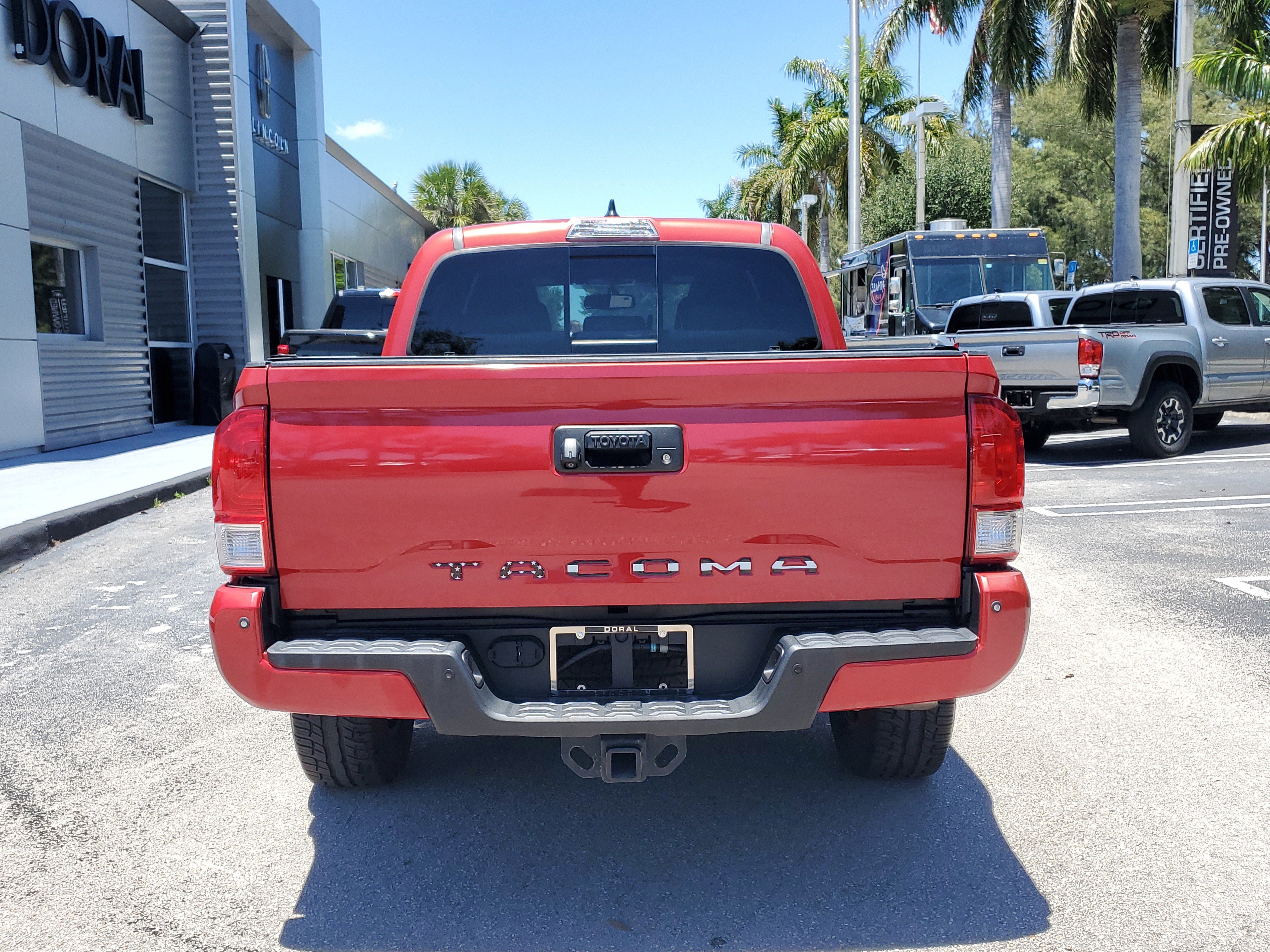 Used 2017 Toyota Tacoma TRD Sport w/ Premium & Technology Package image 5