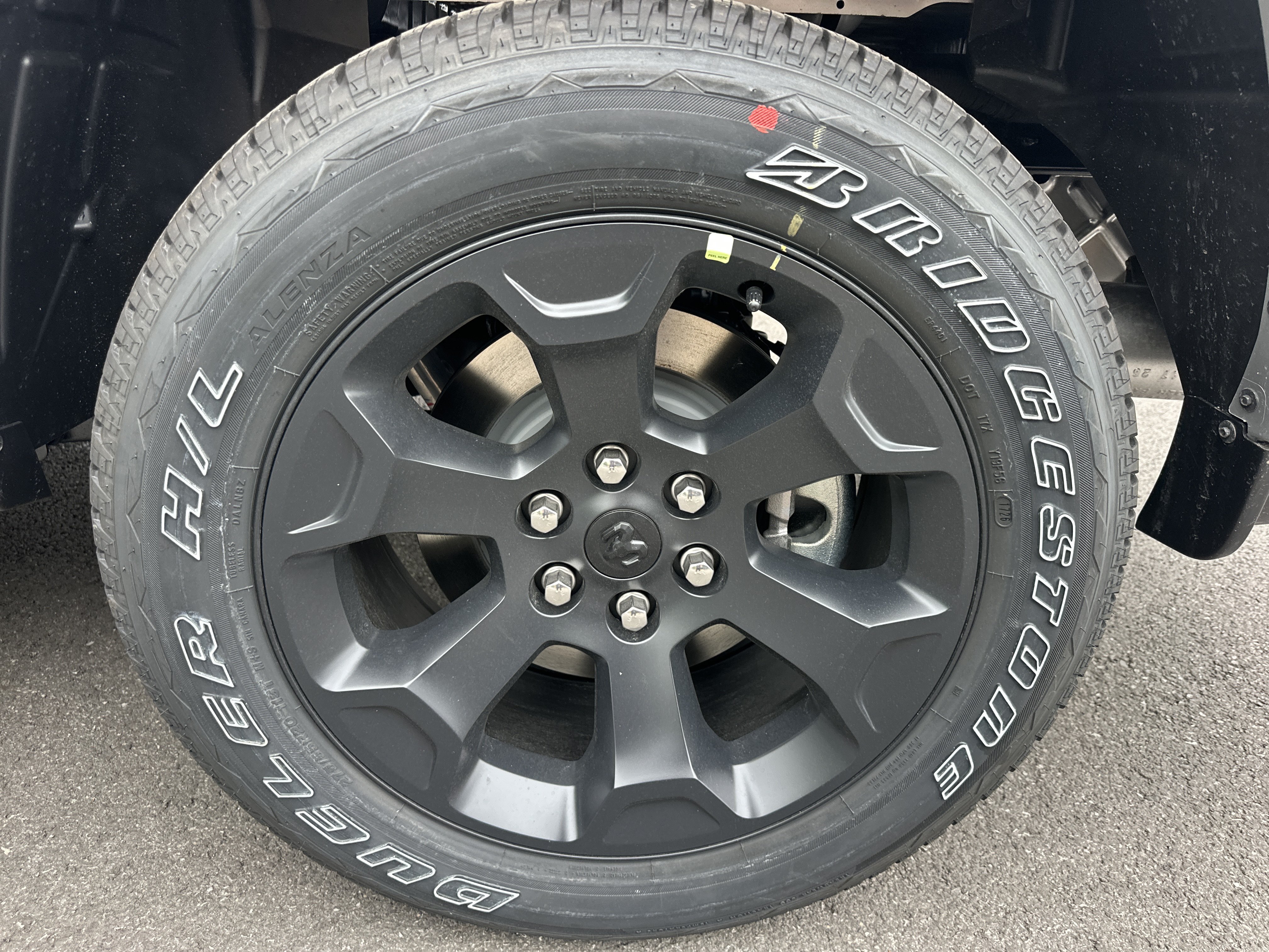 Used 2026 RAM 1500 4x4 Crew Cab image 32
