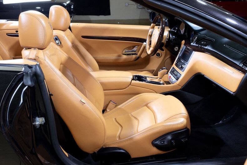 Used 2015 Maserati GranTurismo Convertible RWD image 53
