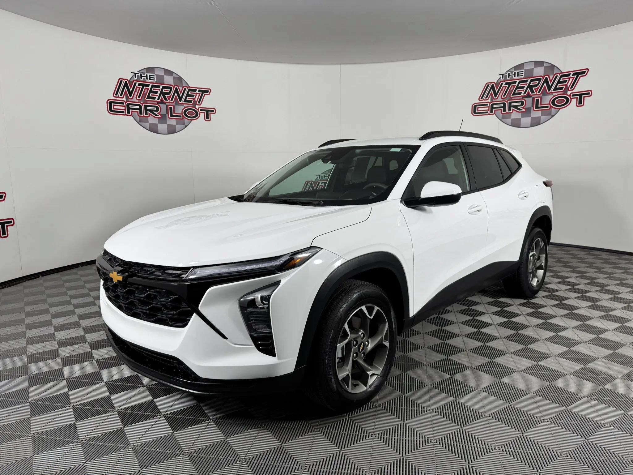 Used 2026 Chevrolet Trax LT FWD image 3