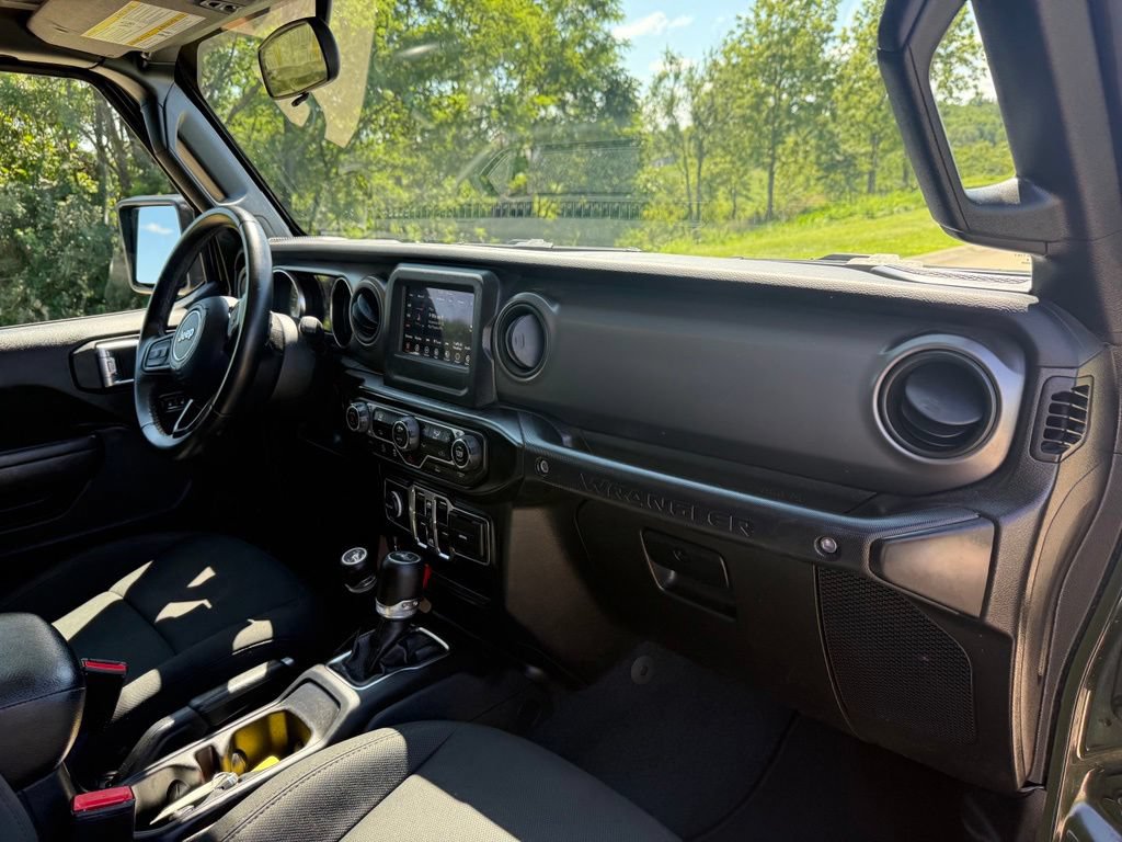 Used 2022 Jeep Wrangler Unlimited Sport AWD/4WD image 22