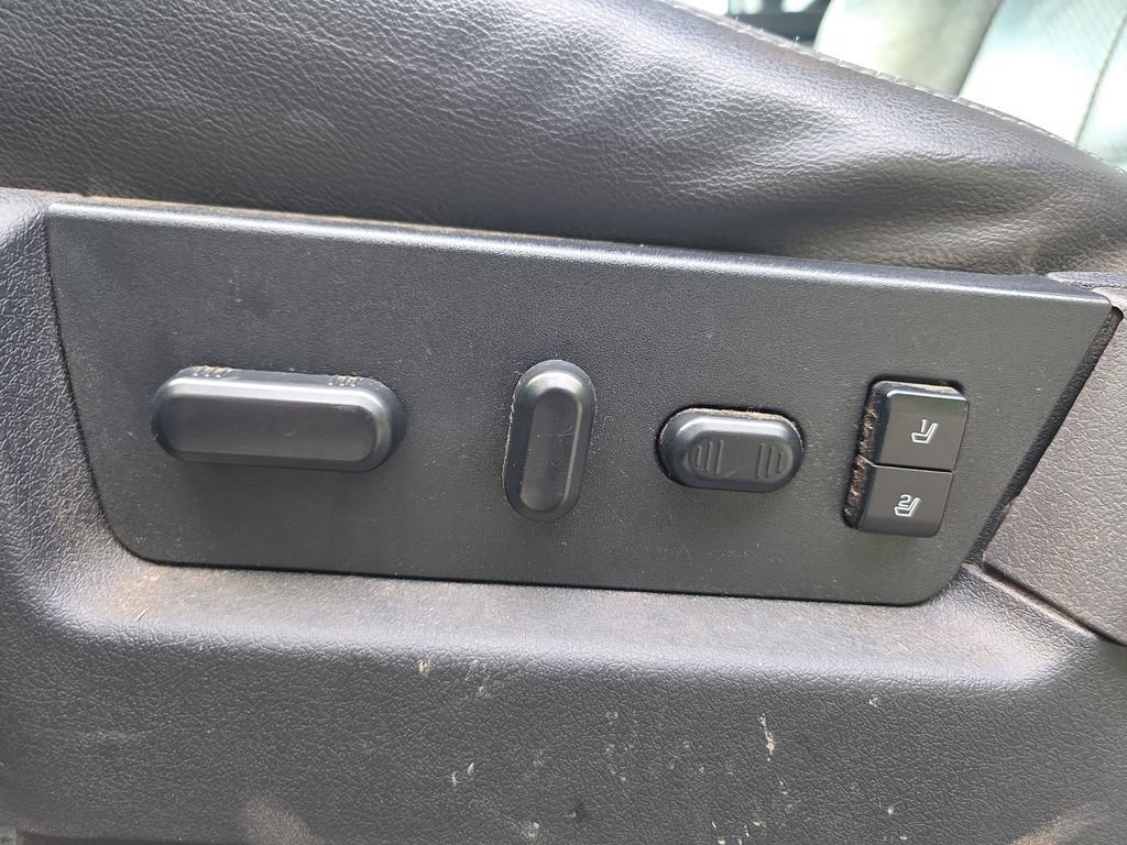 Used 2014 Ford F150 Lariat w/ Equipment Group 502A Luxury AWD/4WD image 22