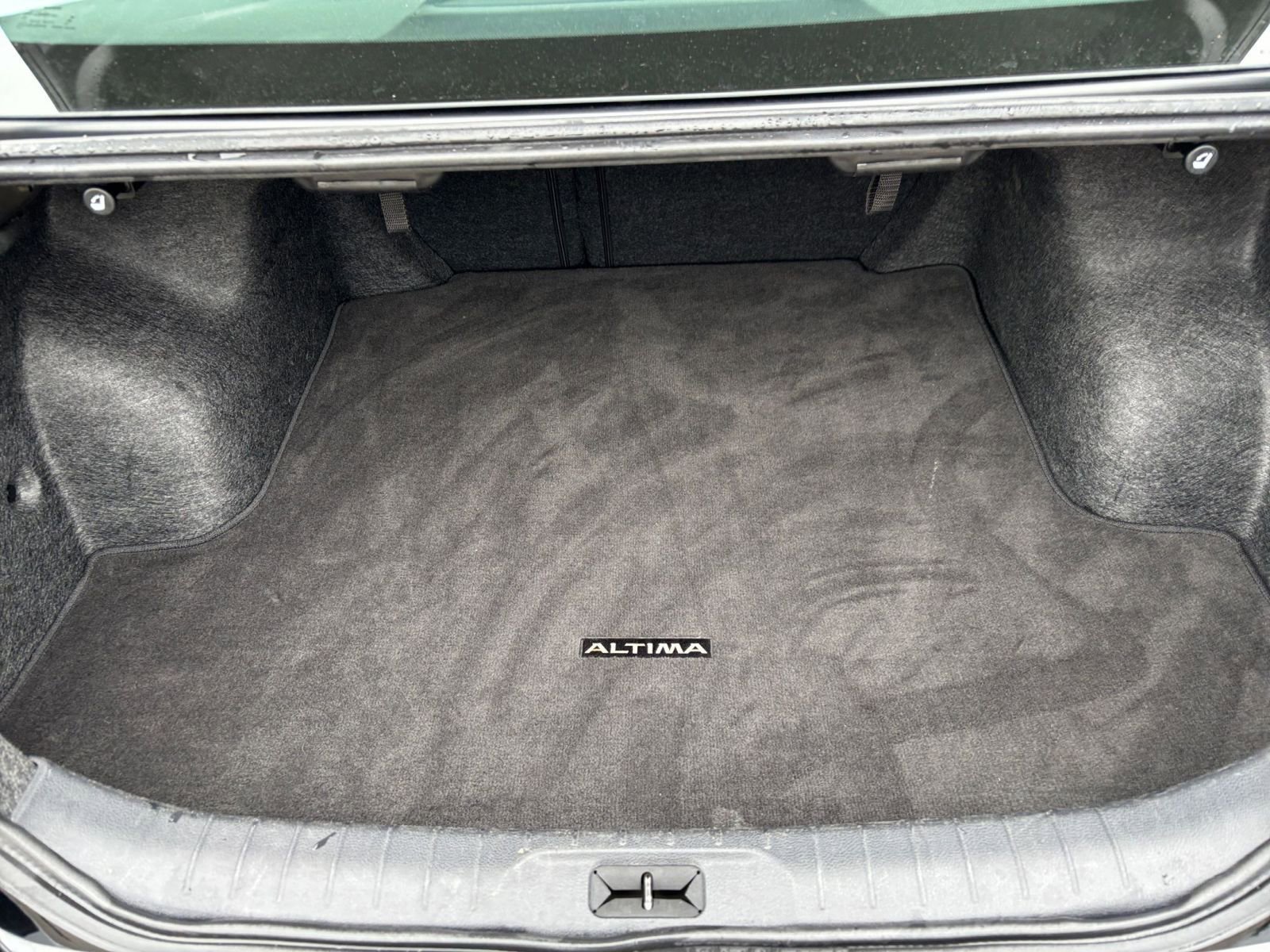 Used 2025 Nissan Altima 2.5 SV FWD image 32
