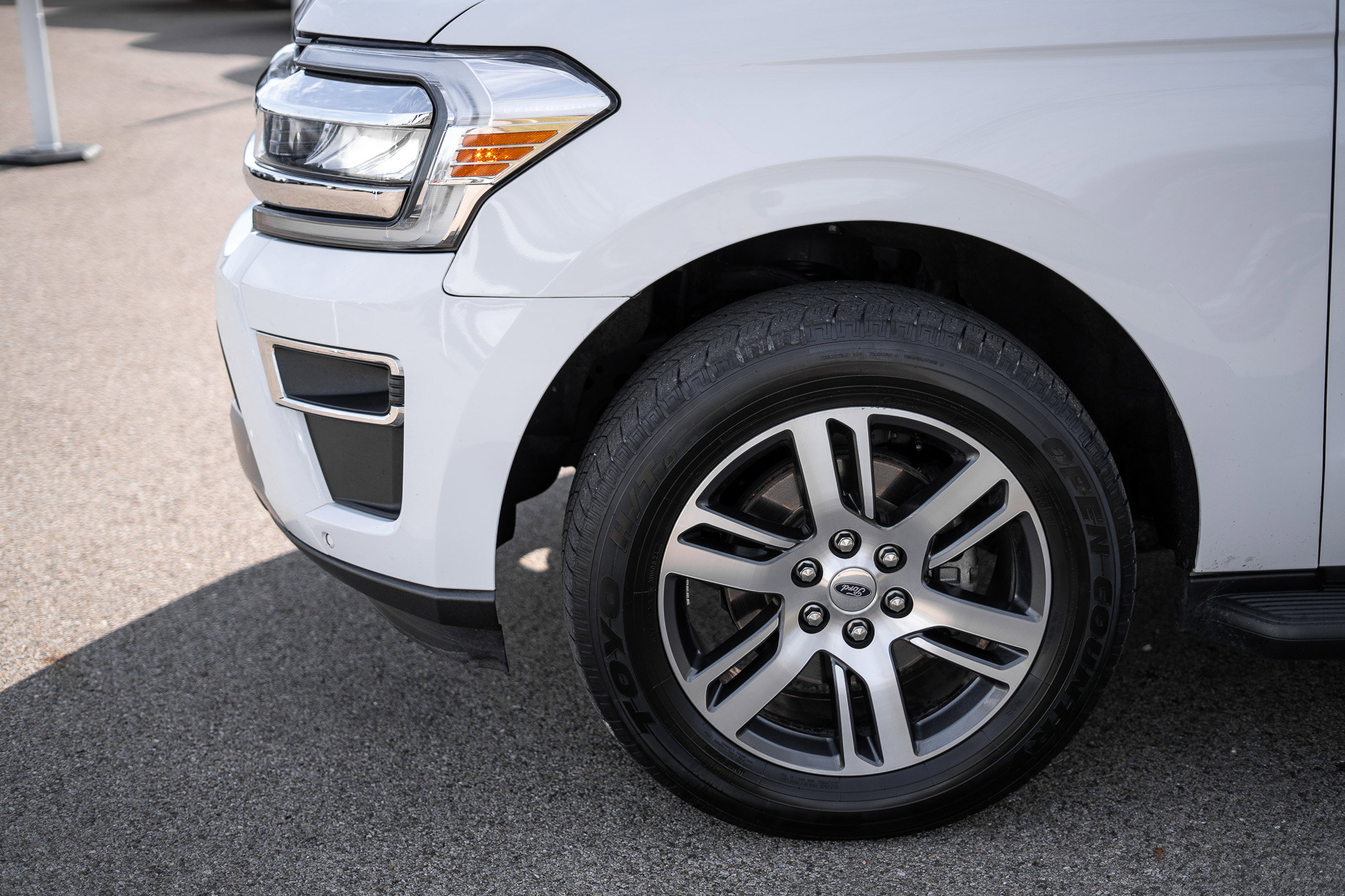 Used 2024 Ford Expedition Limited image 9