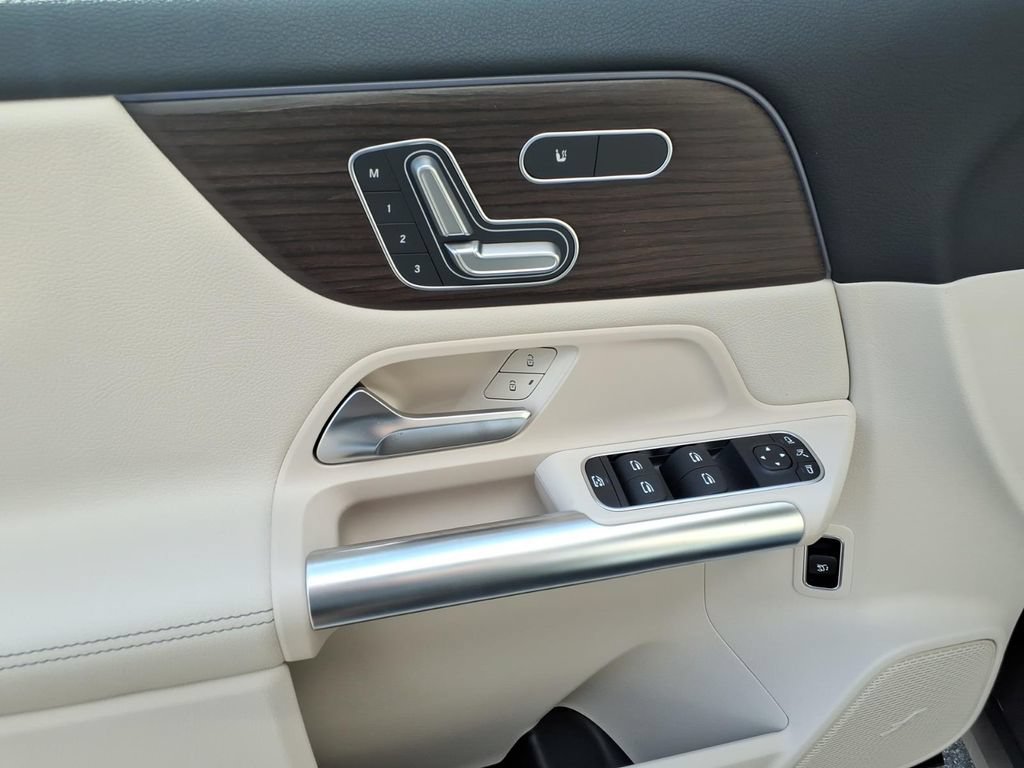 New 2026 Mercedes-Benz GLA 250 4MATIC image 12