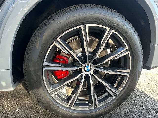 New 2026 BMW X5 xDrive50e w/ M Sport Package image 7
