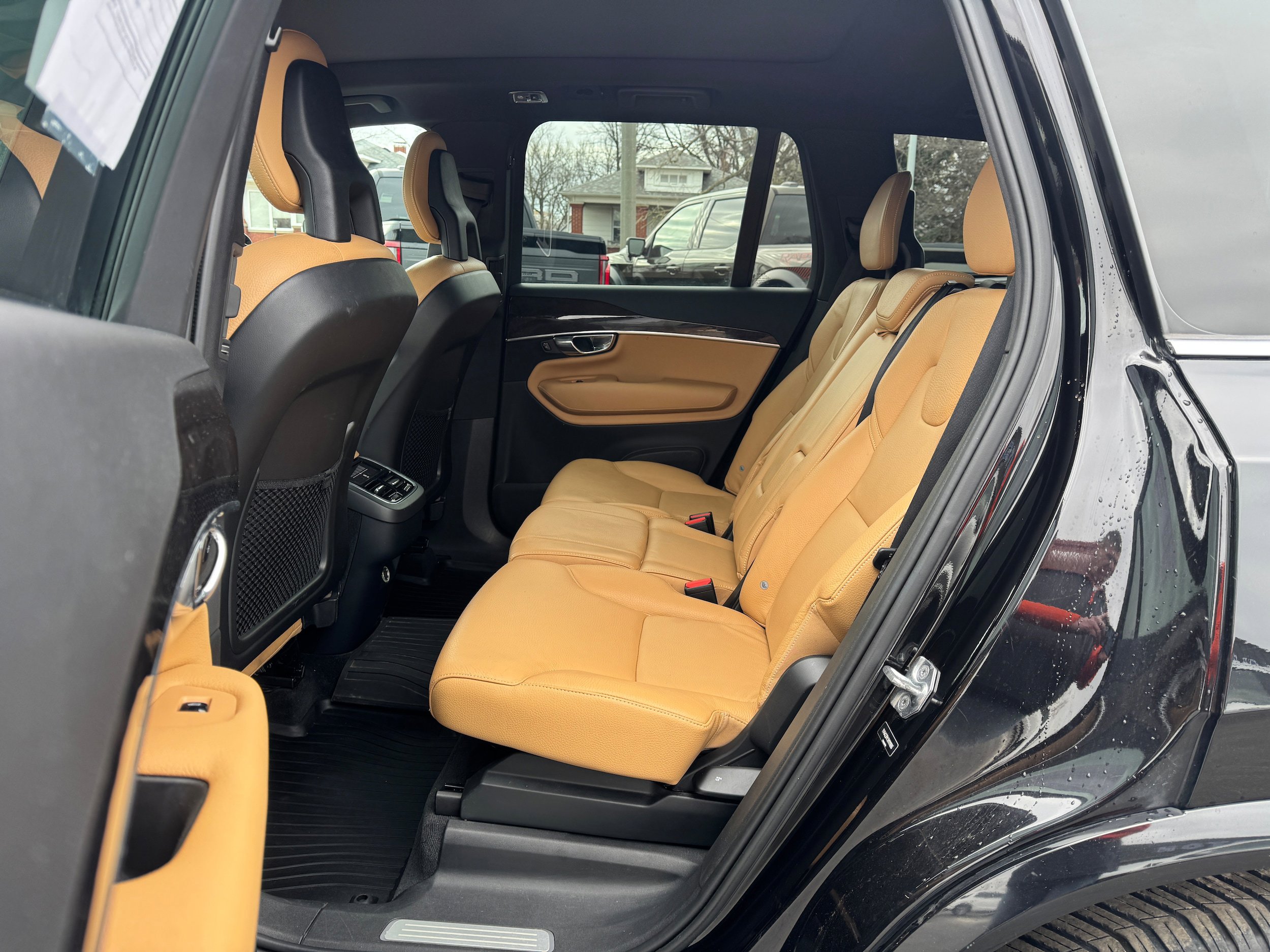 Used 2017 Volvo XC90 T6 Momentum w/ Vision Package AWD/4WD image 12