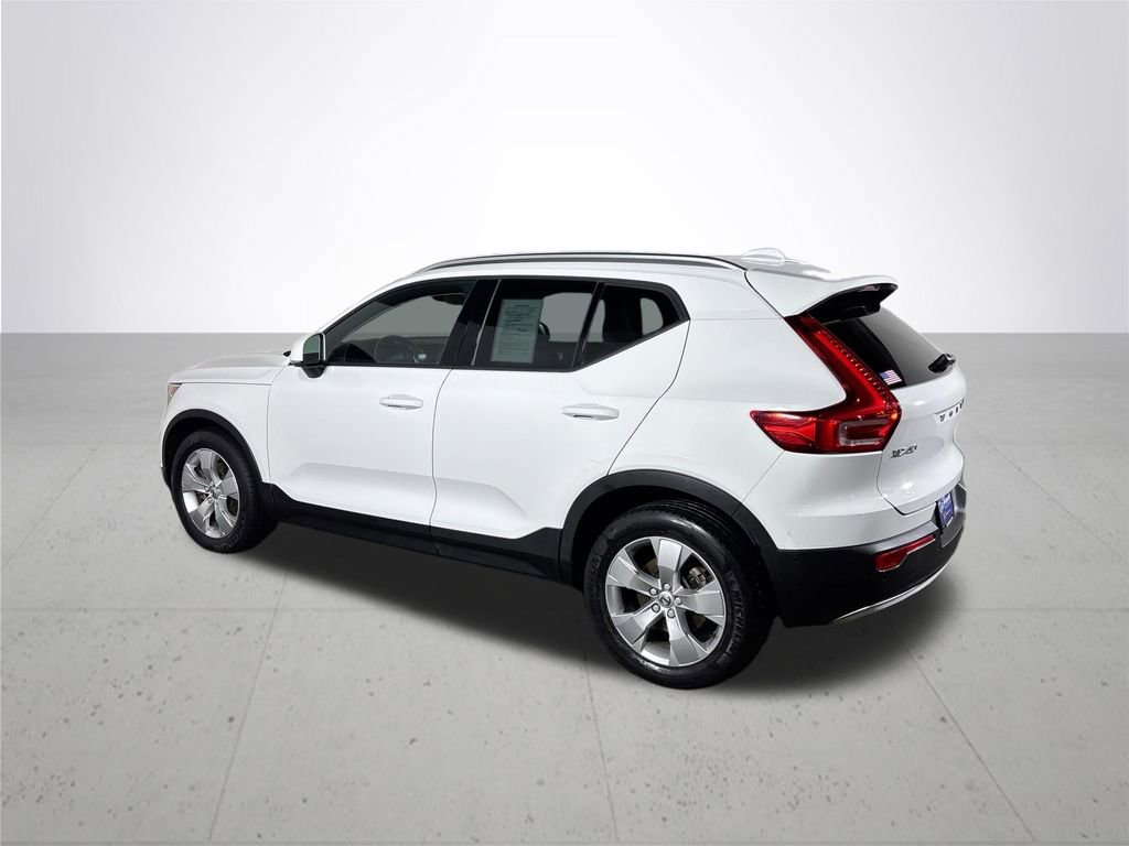 Used 2019 Volvo XC40 T5 Momentum image 8