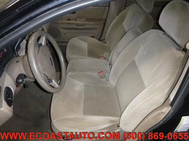 Used 2005 Ford Taurus SE FWD image 8