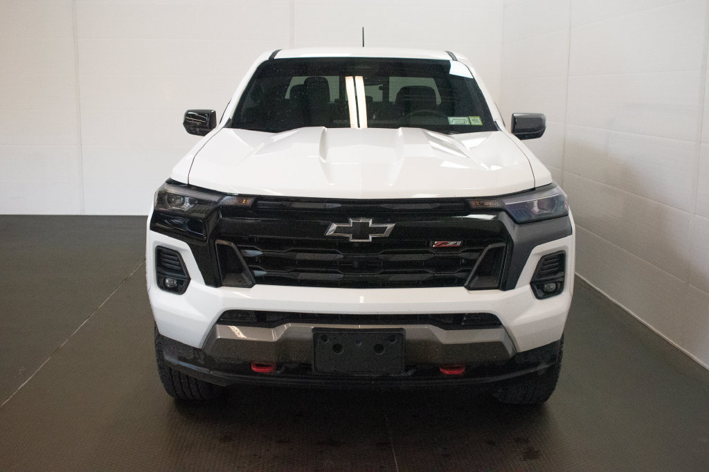 Used 2026 Chevrolet Colorado Z71 w/ Z71 Convenience Package 2 AWD/4WD image 2