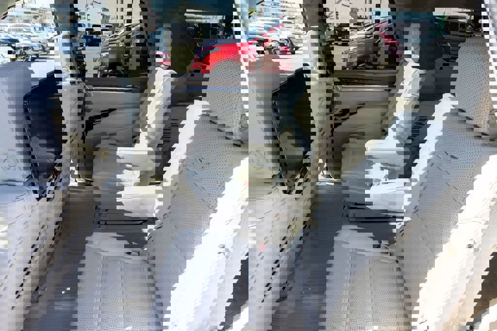 Certified 2025 Cadillac Escalade Sport Platinum w/ LPO, ONYX Package image 33