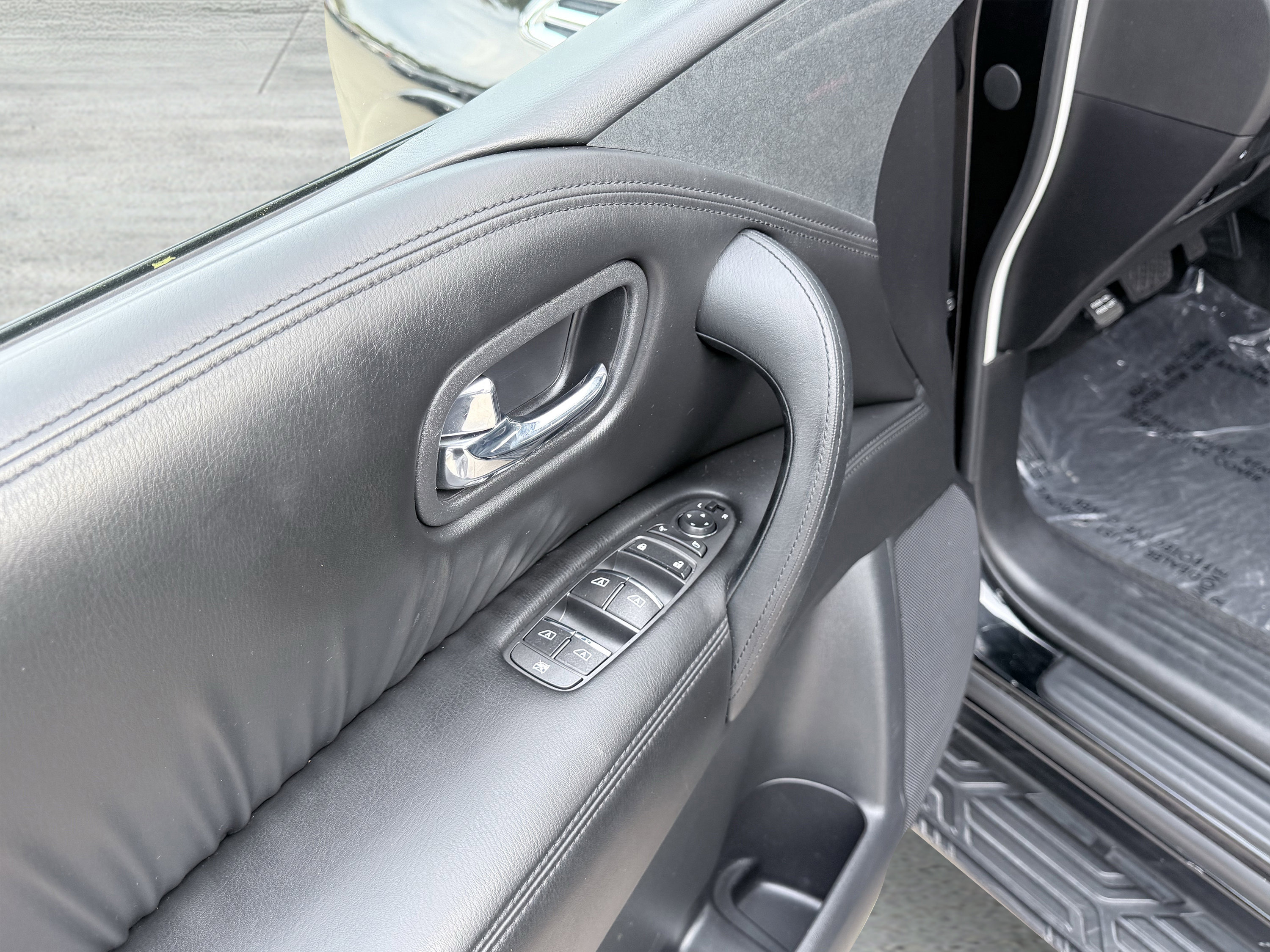 Used 2021 Nissan Armada SV w/ SV Appearance Package image 22