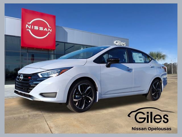 New 2025 Nissan Versa SR w/ Trunk Package