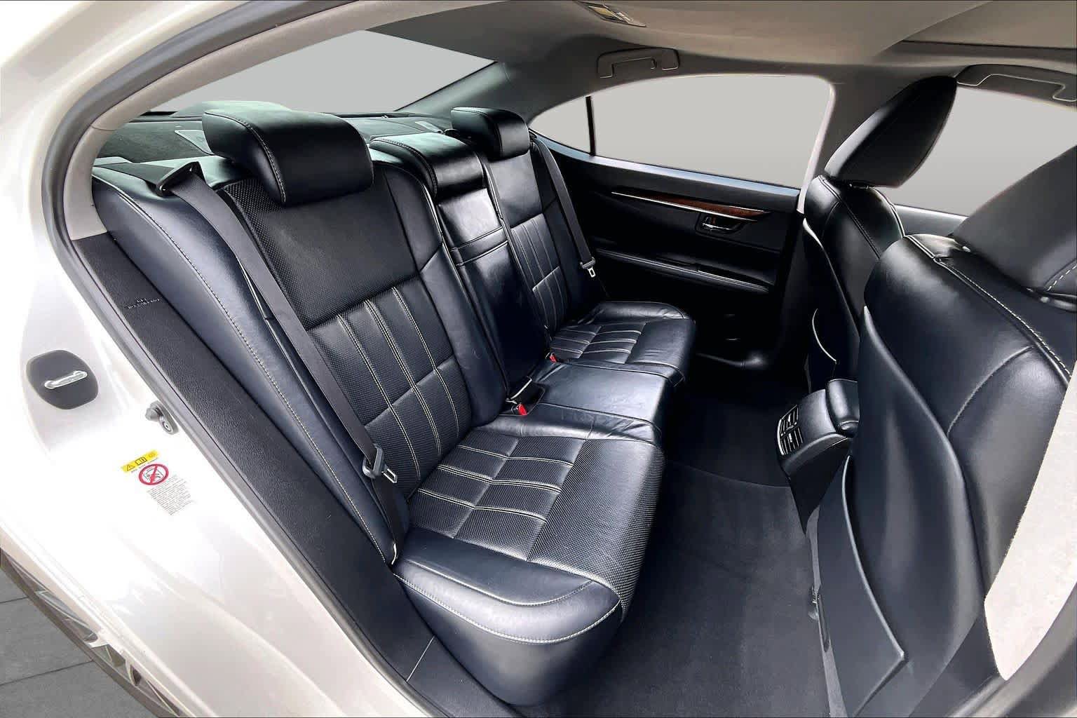Used 2018 Lexus ES 350 w/ Luxury Package w/Wood Trim FWD image 17