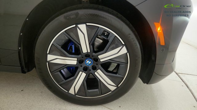 Used 2024 BMW iX xDrive50 w/ Premium Package AWD/4WD image 85