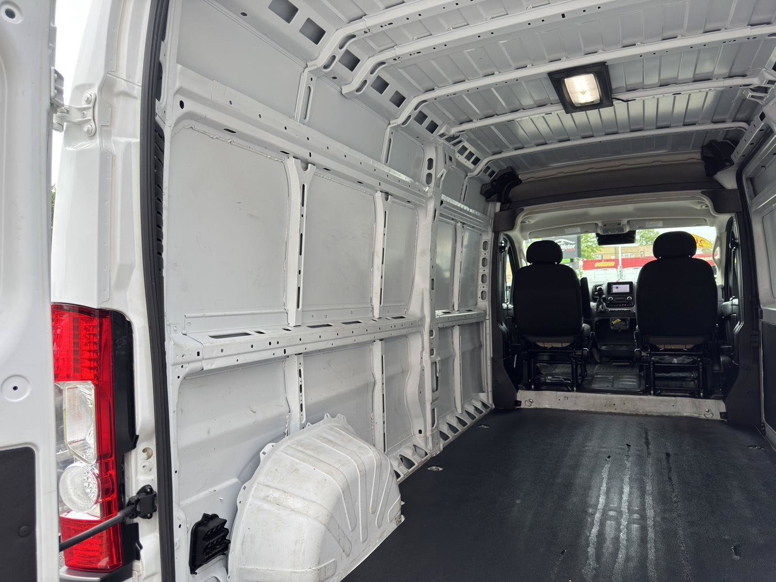 Used 2025 RAM ProMaster 2500 w/ Convenience Group FWD image 10