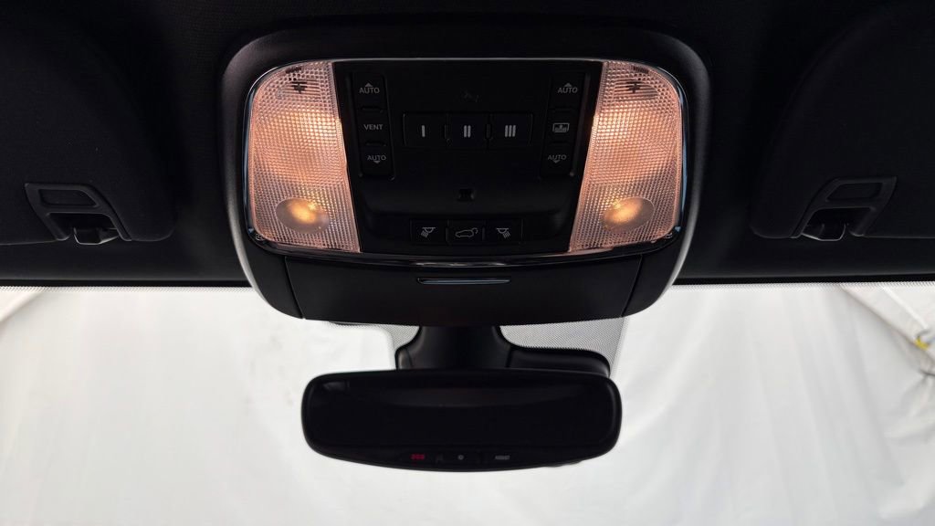 Used 2019 Jeep Grand Cherokee Trailhawk w/ Trailhawk Luxury Group AWD/4WD image 42