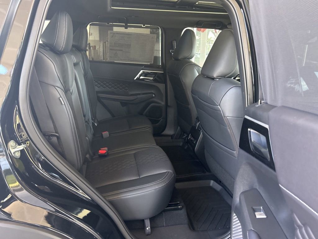 New 2025 Mitsubishi Outlander 4WD Plug-In Hybrid image 25