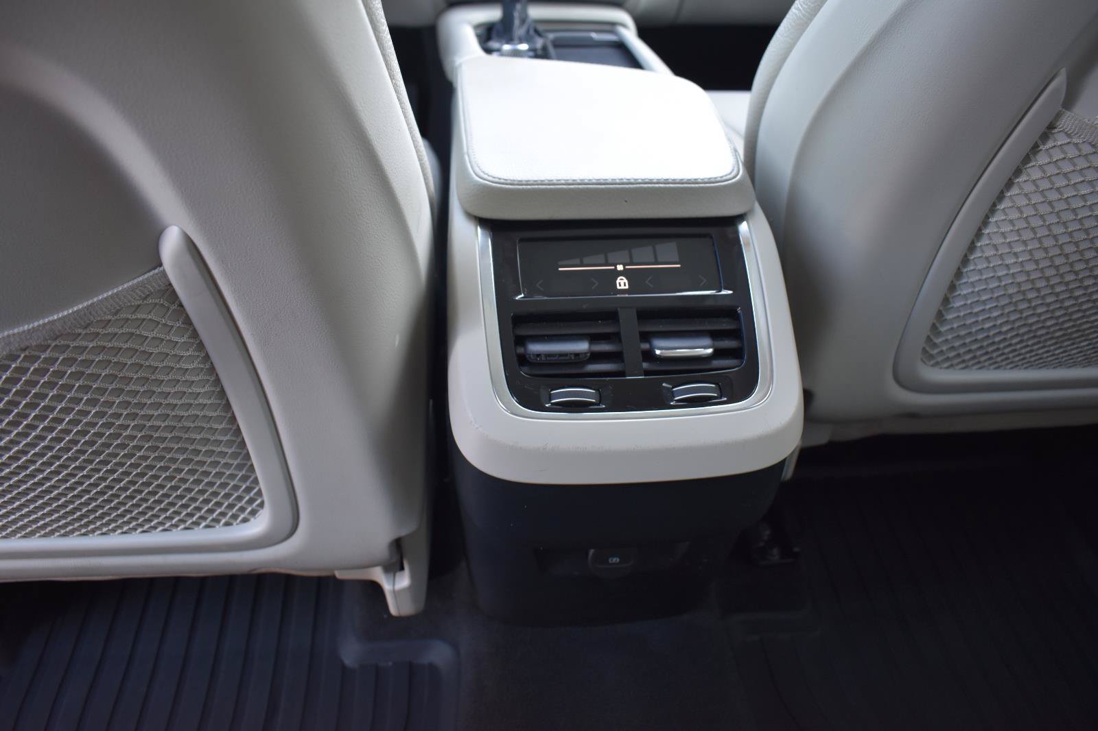 Used 2021 Volvo XC90 T5 Momentum w/ Protection Package Premier FWD image 49