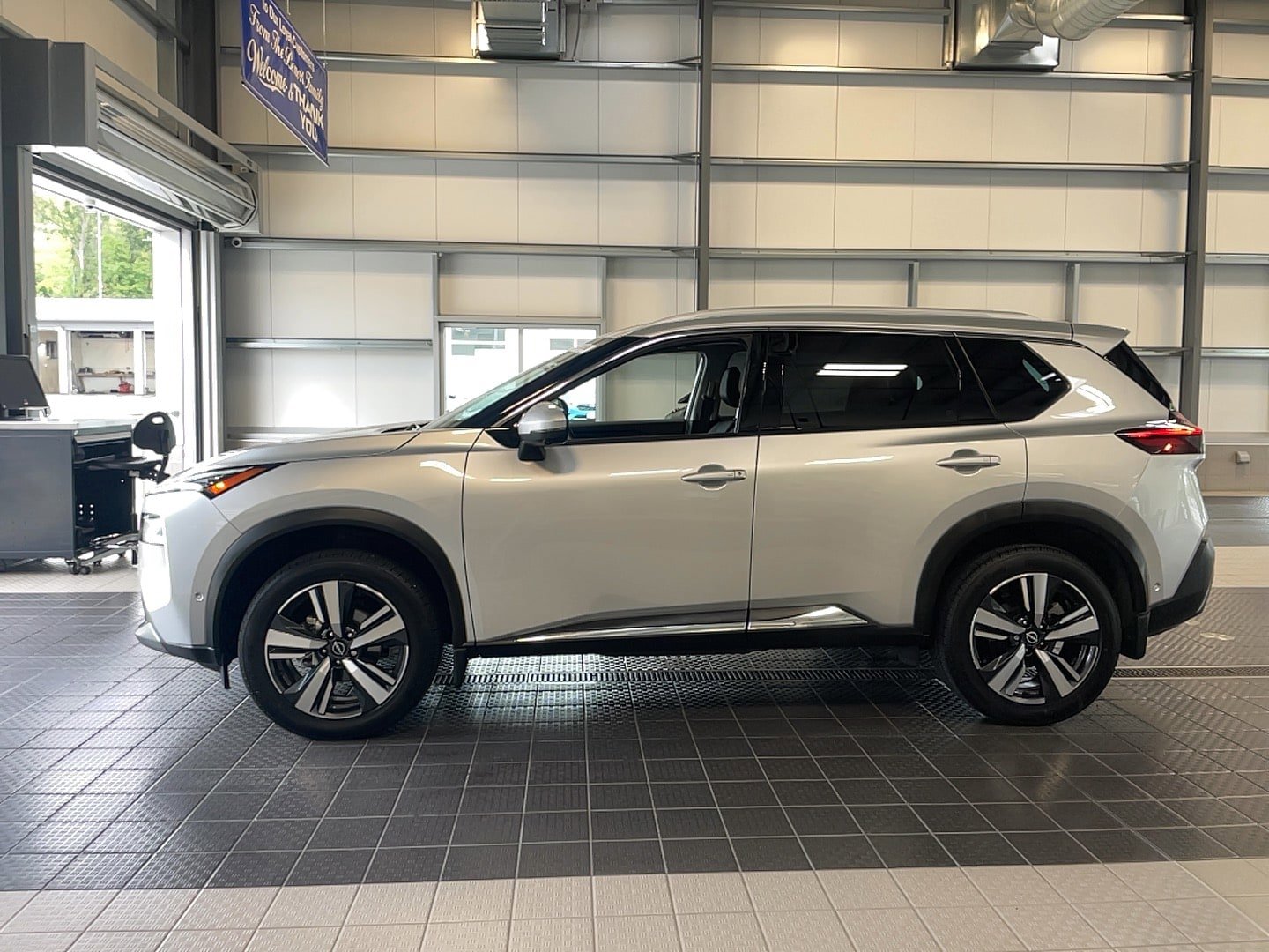 Used 2022 Nissan Rogue SL w/ SL Premium Package AWD/4WD image 4