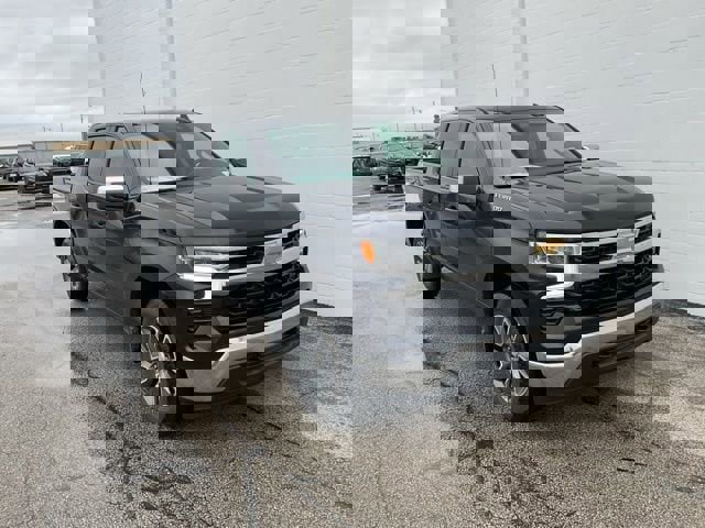 Used 2023 Chevrolet Silverado 1500 LT image 1
