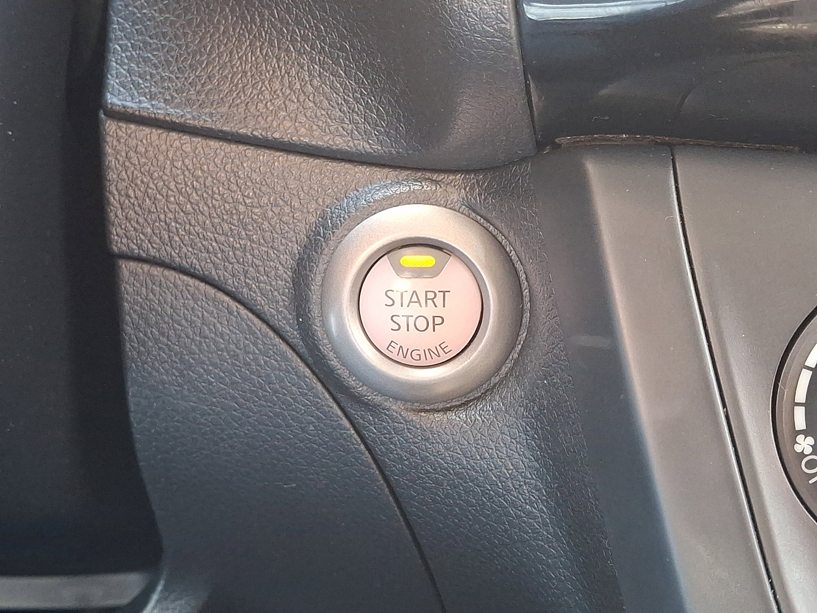 Used 2016 Nissan Sentra SV w/ Driver's Assist Package FWD image 25